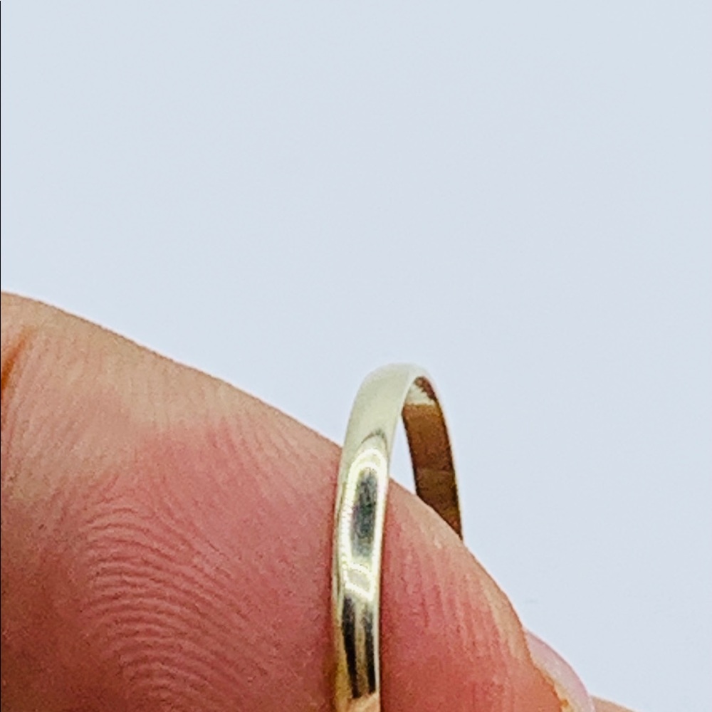 Real 10k Gold Band Women’s Dainty Ring Size 8.5 - Picture 7 of 9